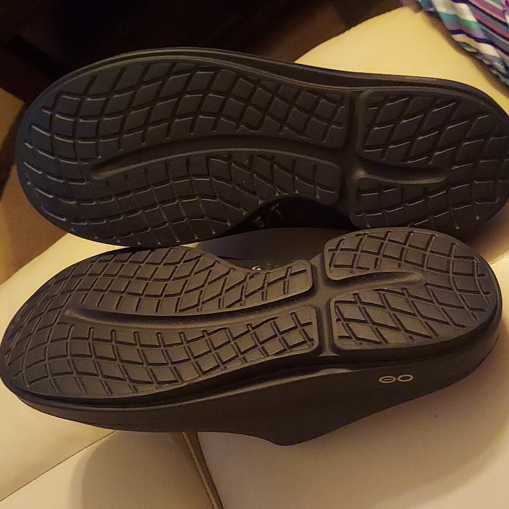 Unisex Oofos Slip On Clog - image 6